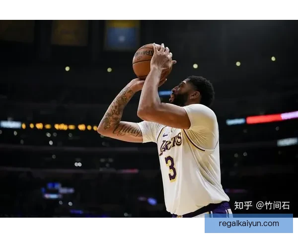 戴维斯近期关键比赛表现稳健，展现出良好状态。